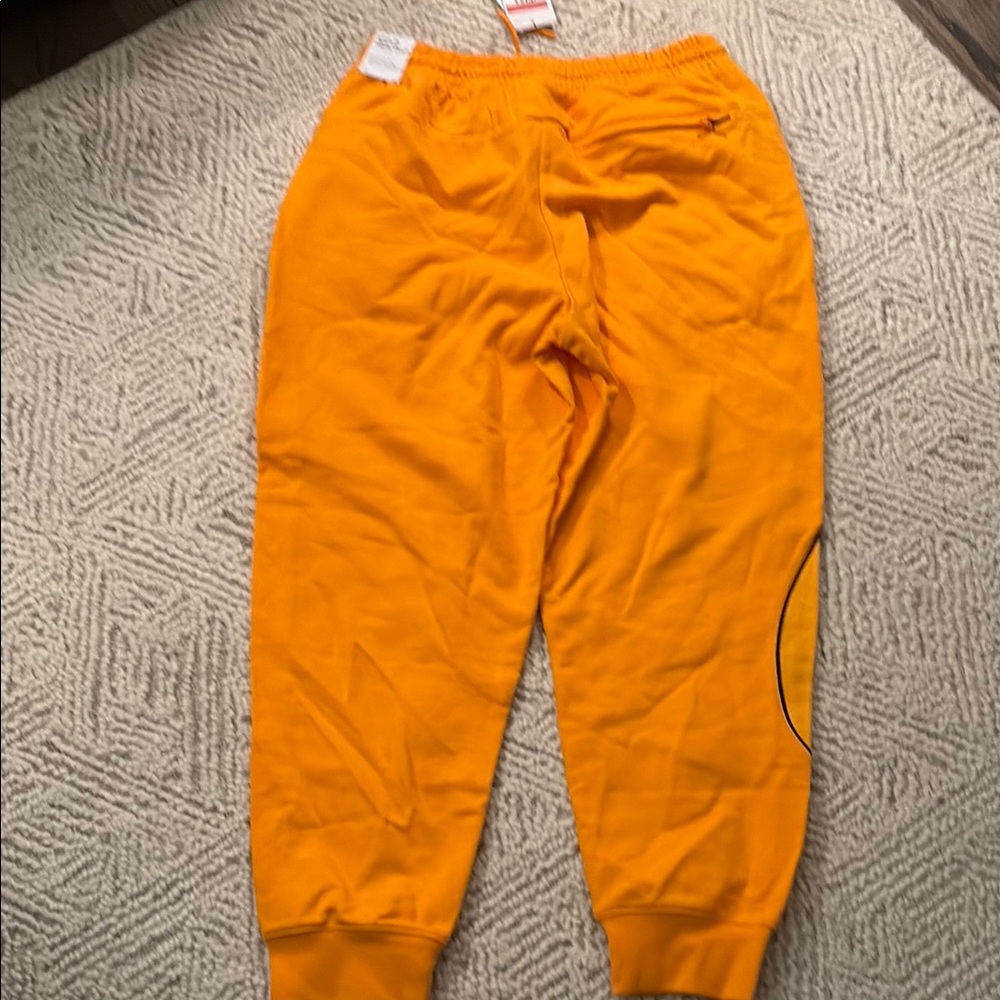 Nike mens Orange Jogger Pants size L - Picture 4 of 6